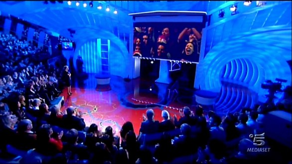 Alessandra Amoroso a C’è Posta per Te 12 novembre 2011
