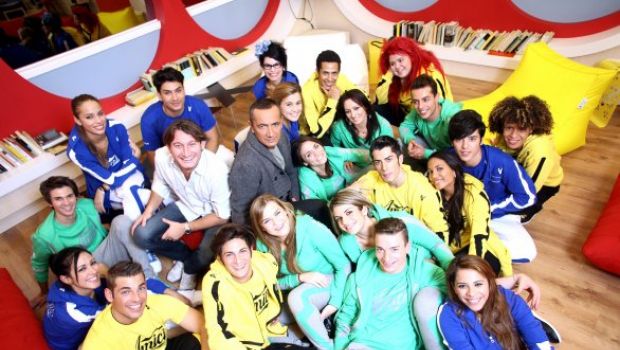 Amici 11, il secondo speciale del sabato in diretta con Emma Marrone. Vince la squadra blu, perde la verde