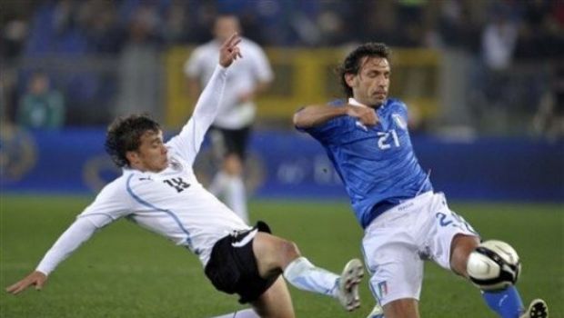 Ascolti Tv martedì 15 novembre 2011: 7,842 mln (26.65%) per Italia-Uruguay, 5,104 (19.26%) per Ballarò e 4,285 (16.23%) per Baciati dall’amore