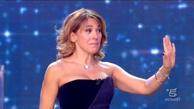 Gli ospiti della domenica – 20 novembre 2011. Barbara d’Urso a Domenica Cinque