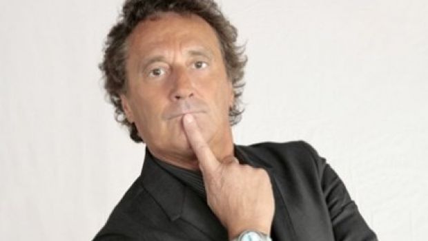Gli ospiti del sabato – 3 dicembre 2011. Enzo Iacchetti in contemporanea ad Amici e Tv Talk