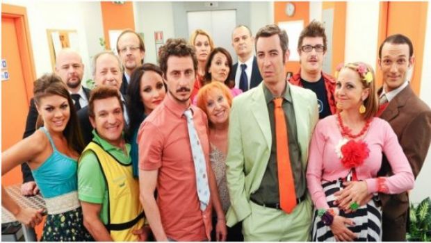Camera Cafè, i nuovi episodi da stasera su Italia 1. Tra le new entry Lucia Ocone