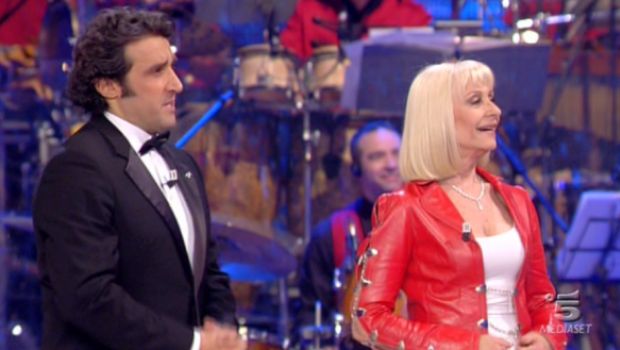 Mamma mia, Flavio Insinna alla conduzione (al posto di Raffaella Carrà)?