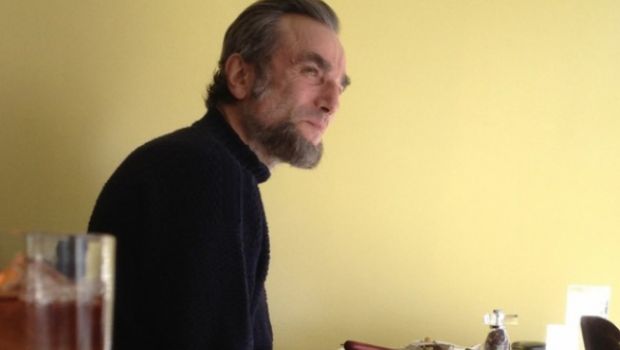 Daniel Day-Lewis è Abramo Lincoln per Steven Spielberg: prima foto