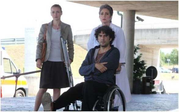 Ascolti Tv lunedì 30 gennaio 2012: La vita che corre 6 mln (20.58%), Grande Fratello 12 4,054 (17.11%), CSI NY 2,583 (8.52%)