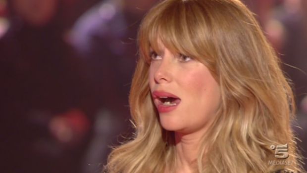 Grande Fratello 12 – Alessia Marcuzzi prova a piangere. E il reality specula