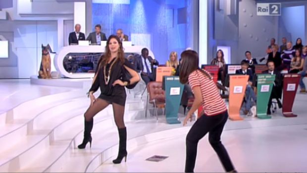 Quelli che il calcio torna pop. E la Parietti rivaleggia con la Cabello