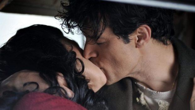 Canale 5 sospende le repliche de Il peccato e la vergogna, da martedì film (si inizia con La matassa)