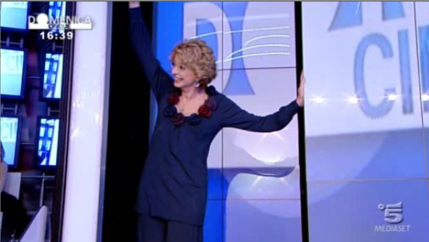 Enrica Bonaccorti contro tutti: Bernardini, Conti, Maionchi, Scotti, Ventura e Gf