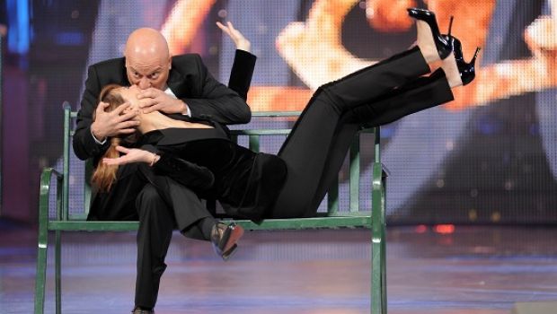 Ascolti Tv venerdì 27 gennaio 2012: Zelig 5,467 mln (21.55%), Attenti a quei due 4,814 (18.57%), Quarto Grado 2,585 (10.28%)