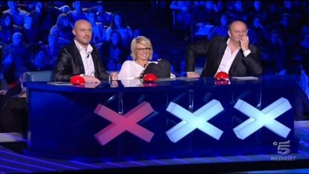 Ascolti Tv sabato 28 gennaio 2012: 6,796 mln (28.43%) per Italia’s got talent, 5,241 (21.86%) per Ballando con le Stelle, 2,146 (7.53%) per Castle