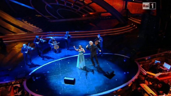 Sanremo 2o12 – Eugenio Finardi con Noa in Torna a Surriento-Surrender