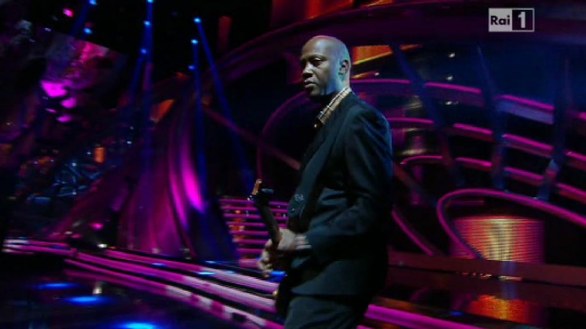 Sanremo 2012 – Noemi con Sarah Jane Morris in Amarsi un po’-To feel in love