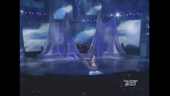 Whitney Houston: le cover di Katy Perry, Kelly Clarkson, Christina Aguilera e altre cantanti