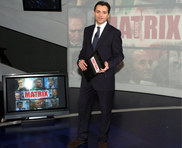 Stasera Matrix in prima serata. Canale5 tenta la controprogrammazione al Festival di Sanremo 2012