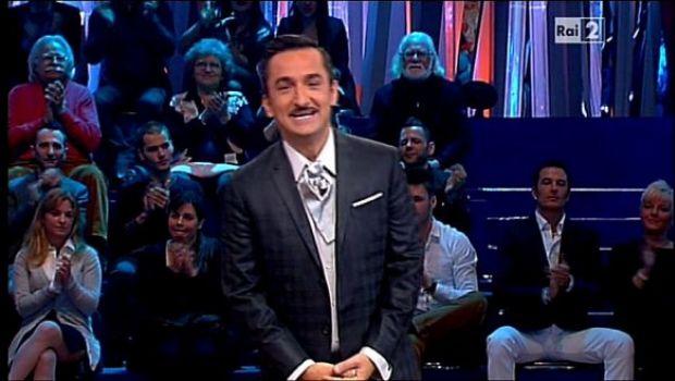 L’Isola dei famosi 2012 – Quarta puntata del 13 febbraio live. Den Harrow e Cristiano Malgioglio ritirati. Max Bertolani, Mariano Apicella e Aida Yespica in nomination