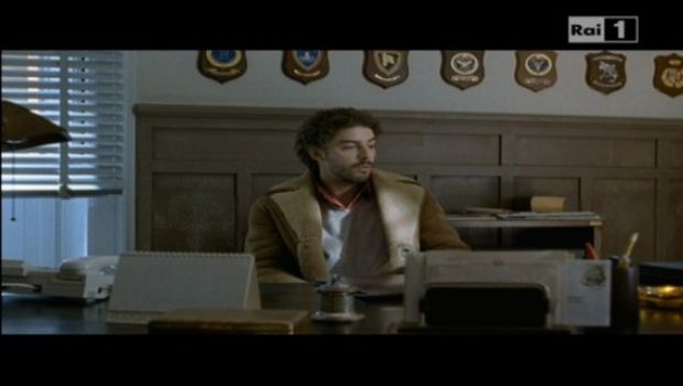 Il giovane Montalbano evita lo spettro di Zingaretti e convince: cambia poco, rende molto