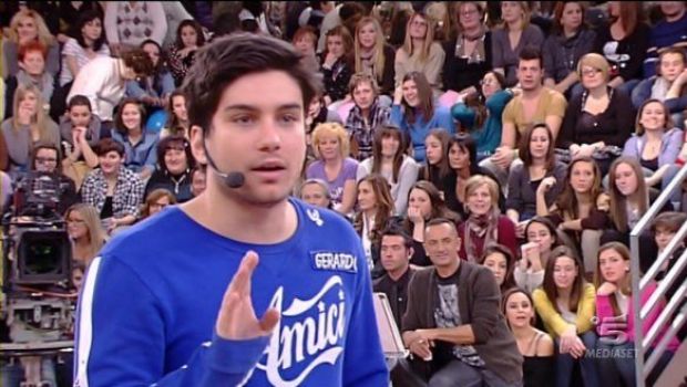 Amici 11 – Gerardo Pulli sospeso per una settimana