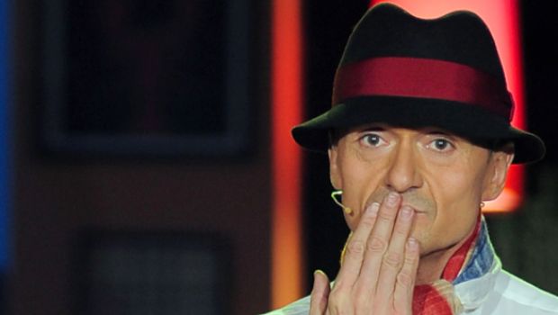 Alfonso Signorini fuori da Tv Sorrisi e Canzoni e da Mediaset?