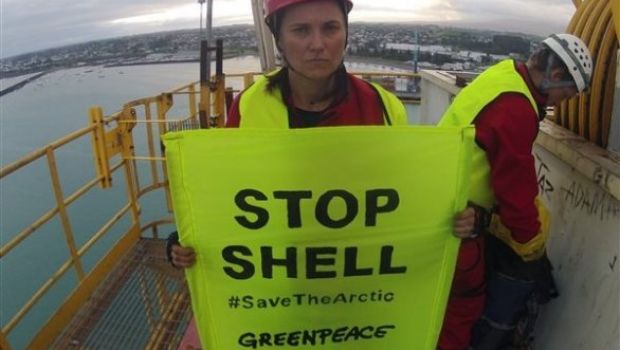Lucy Lawless da Xena ad attivista di Greenpeace: arrestata in Nuova Zelanda