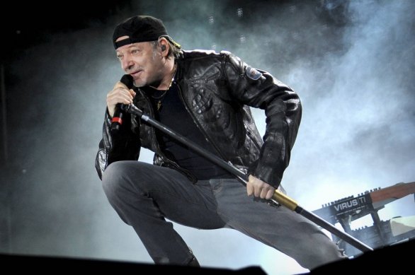 Vasco Rossi compie 60 anni: 25 curiosità che forse non sapevate sul cantautore di Zocca