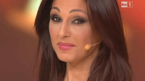 Ballando con le stelle 2012 – Anna Tatangelo sexy contro Marco Delvecchio