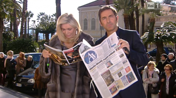 La vita in diretta a Sanremo – Mara e Liorni sfogliano Avvenire e Famiglia Cristiana. Ed “Emma rischia di diventare antipatica”