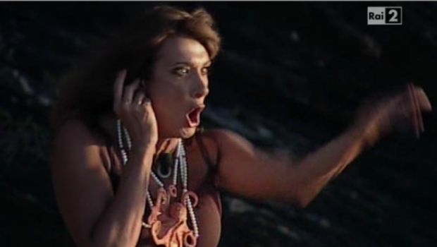 L’Isola dei Famosi 2012 – Sesta puntata di giovedì 1 marzo. Antonella Elia tra gli Eroi, Otelma minaccia di lasciare