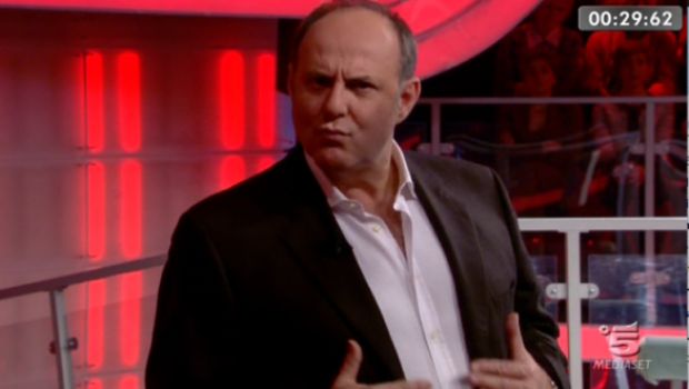 Money Drop, il quiz sui pruriti degli italiani (e di zio “ingrifato” Gerry )