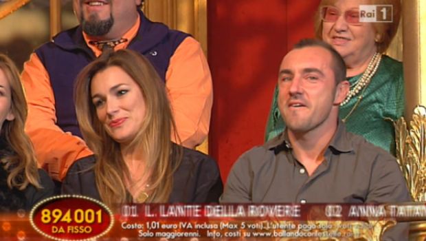 Ballando con le stelle 2012 – La semifinale. Zazzaroni tra i 15 uomini più sexy del mondo. Milly chiede al pubblico di votare Ballando ai Premi Tv