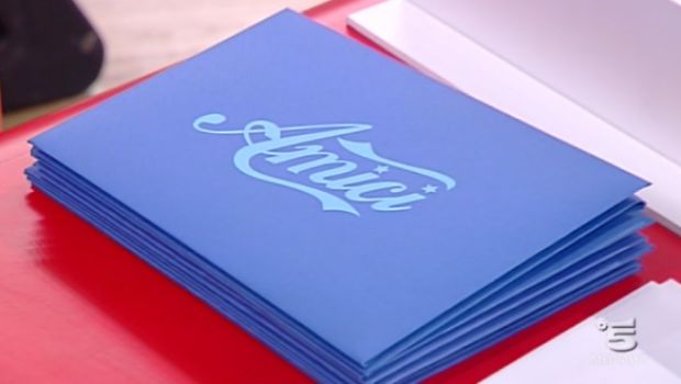 Amici 11, lo speciale di sabato 17 marzo 2012. Al serale Oro e Argento. Passa con tre sì Valeria Romitelli