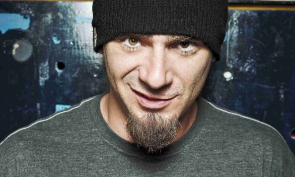 J-Ax: “Brillo ma da lucido” è il primo singolo dal nuovo disco “Meglio Live!”