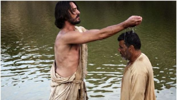 Ascolti Tv lunedì 2 aprile 2012 – Maria di Nazaret a 8,369 mln (29.50%), Scherzi a parte a 4,955 (20.83%)