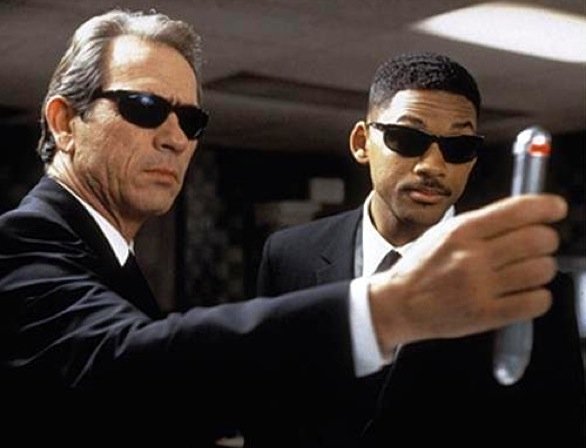 Men in Black: bloopers e 15 curiosità sul film di Barry Sonnenfeld del 1997
