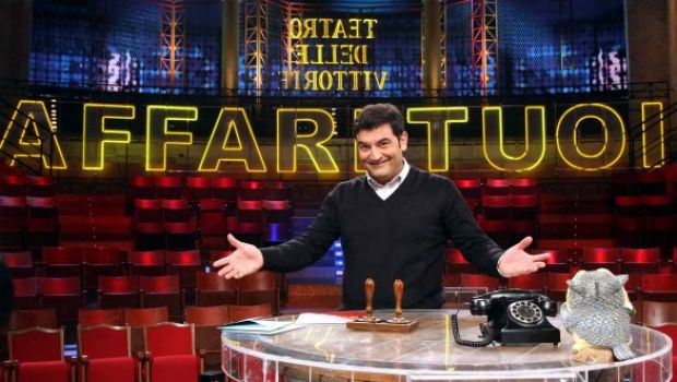 Ascolti tv sabato 26 maggio 2012. Affari tuoi a 4,63 mln (20.89%), Billy Elliot a 2,44 mln (11.52%), The Mask 2 a 2,06 mln (9.69%)