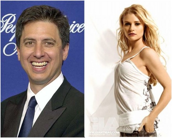 Ray Romano in Parenthood 4, Emilie De Ravin regular in C’era una volta 2, via uno showrunner da Fringe 5