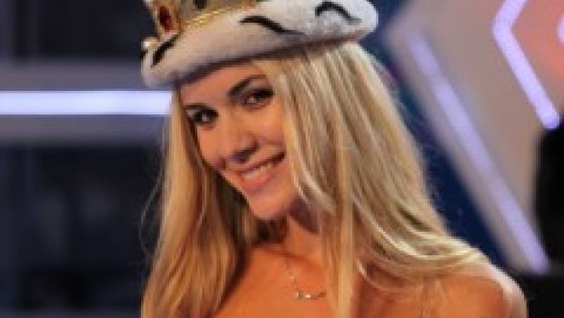 Veline 2012 – Roberta Buonandi vince la puntata del 19 giugno