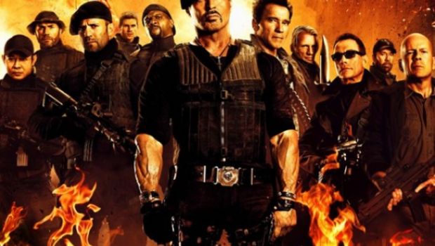 The Expendables 2: nuovo poster per il ricco cast de I Mercenari 2