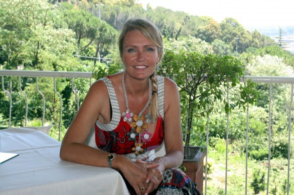 Da domenica su Raitre Kilimangiaro – Gli incontri ravvicinati di Licia Colò (che cede al fascino della cucina in tv)