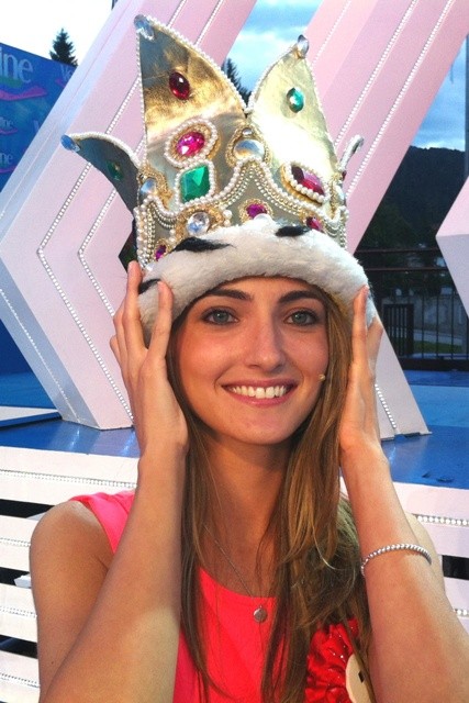 Veline 2012 – Giulia Marchegiani vince la puntata del 17 luglio