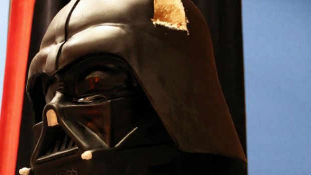 La torta gigante di Darth Vader