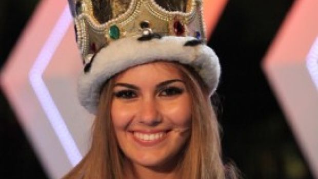Veline 2012 – Desiree Cacini vince la puntata di mercoledì 22 agosto
