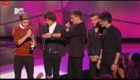 Mtv Video Awards 2012: One Direction cantano One Thing, video esibizione