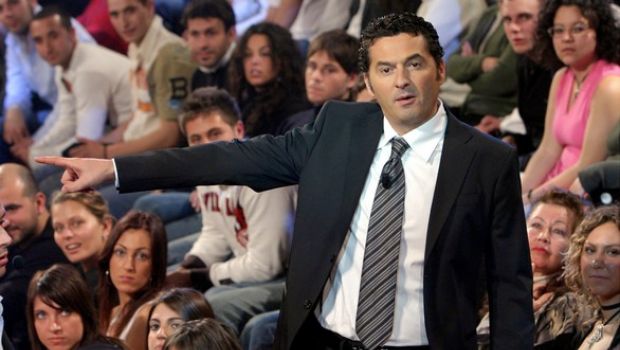 Teo Mammucari doveva condurre Striscia la notizia con Raffaella Carrà