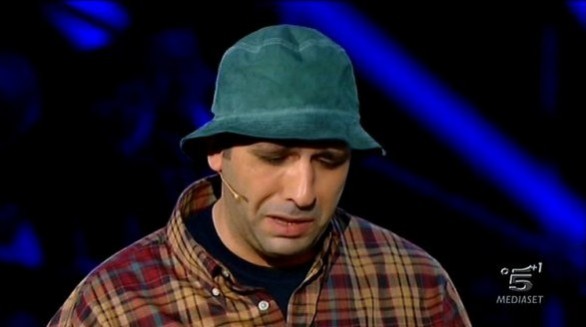 Maurizio Crozza imita Schettino, Checco Zalone Michele Misseri: che differenza c’è? (video)
