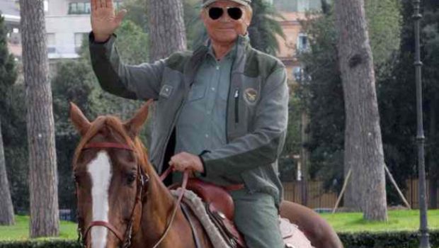 Programmi tv stasera, domenica 14 ottobre 2012: Terence Hill a Un passo dal cielo 2 su RaiUno