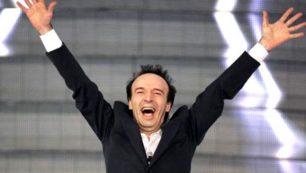 Programmi tv stasera, sabato 27 ottobre 2012: buon compleanno, Roberto Benigni