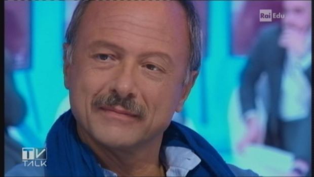 Tv Talk, quarta puntata: Emanuele Filiberto su Pechino Express: “Spero lasci il giovedì e credo in una seconda edizione”. Fiction Italiana, Reali risponde a Virzì