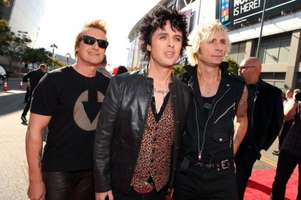 Green Day – Quatro è il DVD con il making-of della trilogia. Guarda il video di Stray Heart