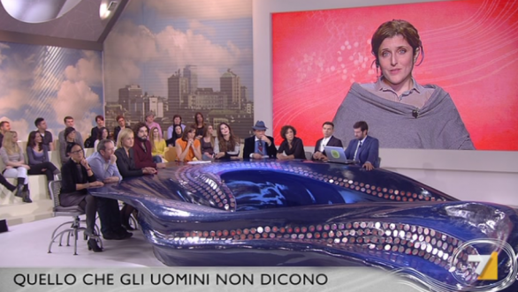 Cristina Parodi Live: studio più caldo, restyling rosso e blu. Si parla di vagina prima che di primarie